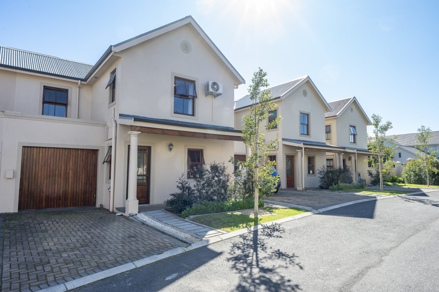 3 Bedroom Property for Sale in Graanendal Western Cape